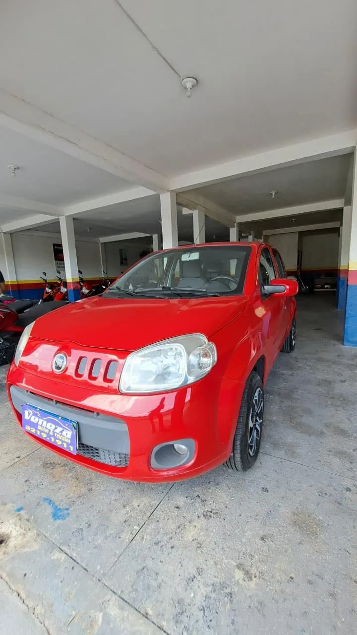 FIAT UNO VIVACE 1.0 FRENTE ESQUERDA